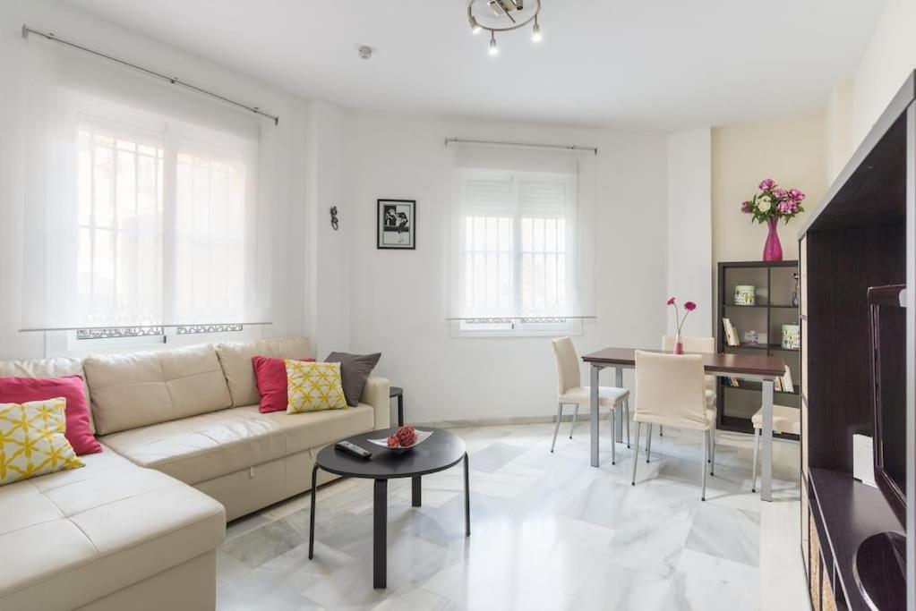 Bright, Quiet And Nice Ground Floor In The Center มาลากา ภายนอก รูปภาพ