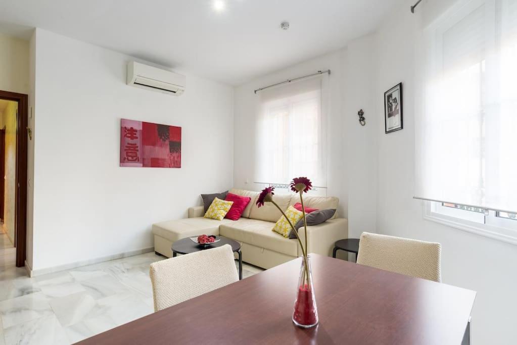 Bright, Quiet And Nice Ground Floor In The Center มาลากา ภายนอก รูปภาพ